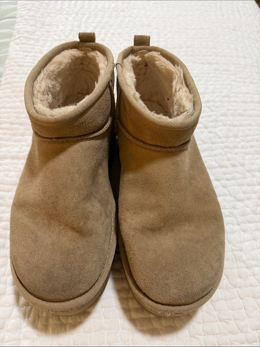 UGG Chestnut Short Shearling Platform Booties size 9 - Picture 3 of 6